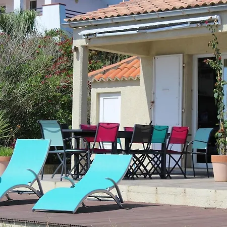 Bord De Mer, Pieds Dans L'eau, Vue Panoramique Villa
