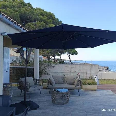 Bord De Mer, Pieds Dans L'eau, Vue Panoramique Villa