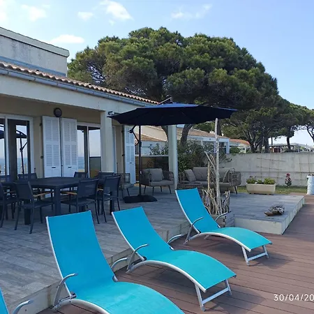 Bord De Mer, Pieds Dans L'eau, Vue Panoramique Villa