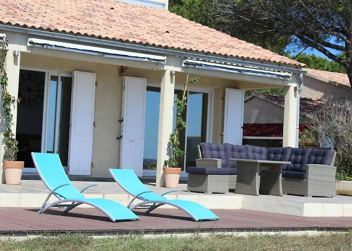 Bord De Mer, Pieds Dans L'eau, Vue Panoramique Villa