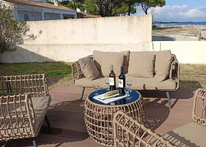 Bord De Mer, Pieds Dans L'eau, Vue Panoramique Villa