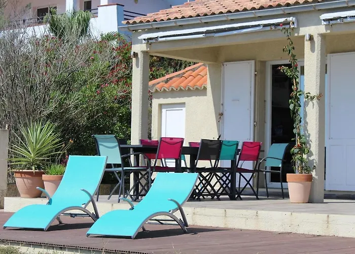 Bord De Mer, Pieds Dans L'eau, Vue Panoramique Villa