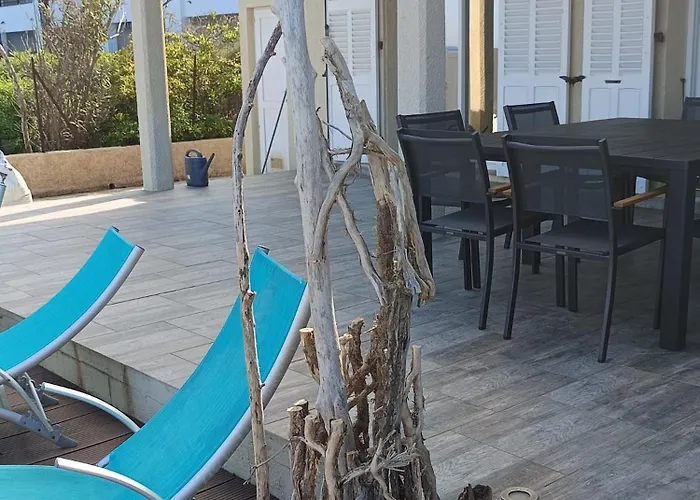 Bord De Mer, Pieds Dans L'eau, Vue Panoramique San-Nicolao