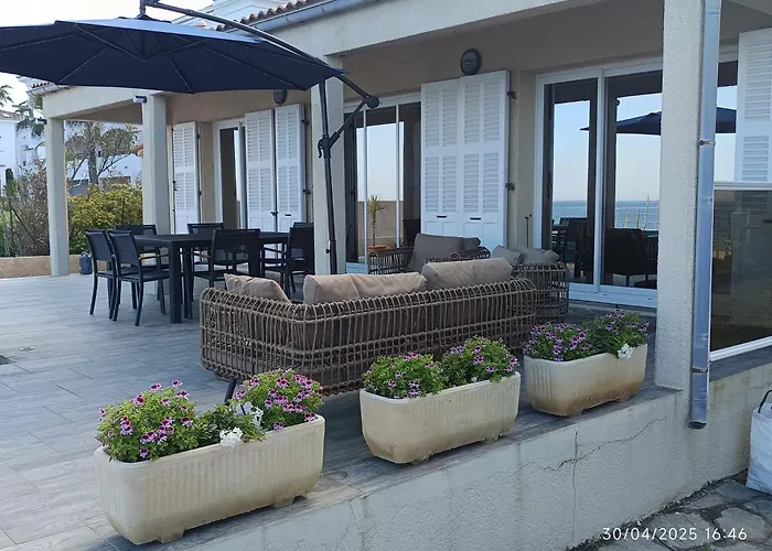 Villa Bord De Mer, Pieds Dans L'eau, Vue Panoramique