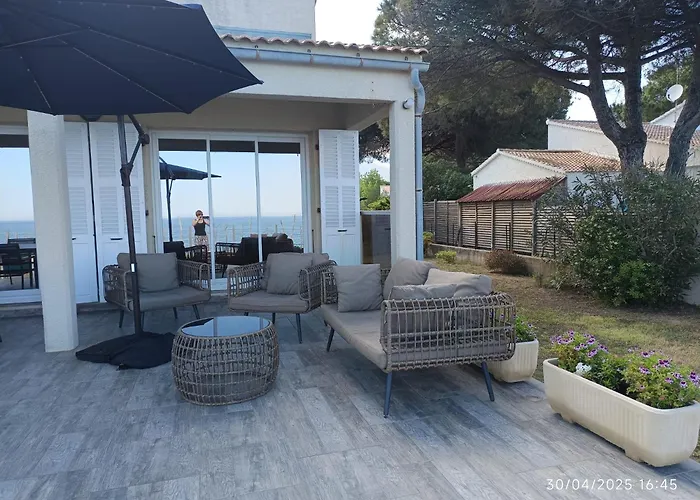 Villa Bord De Mer, Pieds Dans L'eau, Vue Panoramique *