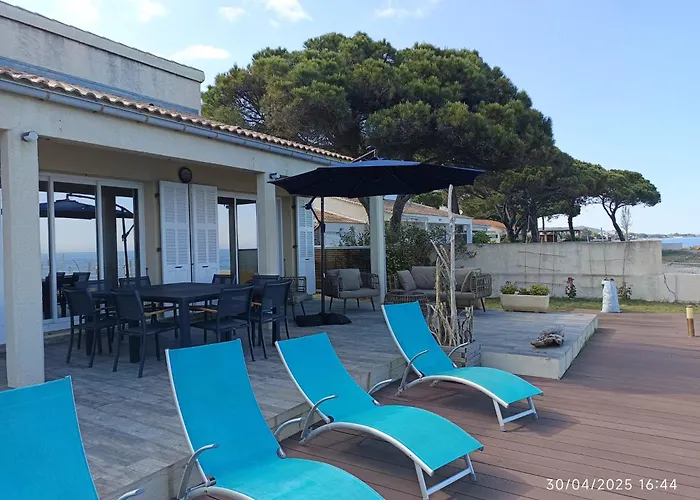 Bord De Mer, Pieds Dans L'eau, Vue Panoramique Villa