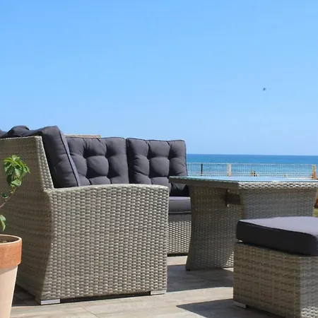 Villa Bord De Mer, Pieds Dans L'eau, Vue Panoramique *