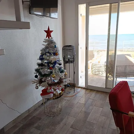 Bord De Mer, Pieds Dans L'eau, Vue Panoramique