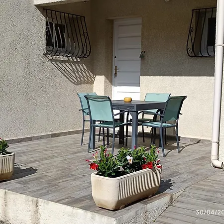 Bord De Mer, Pieds Dans L'eau, Vue Panoramique *