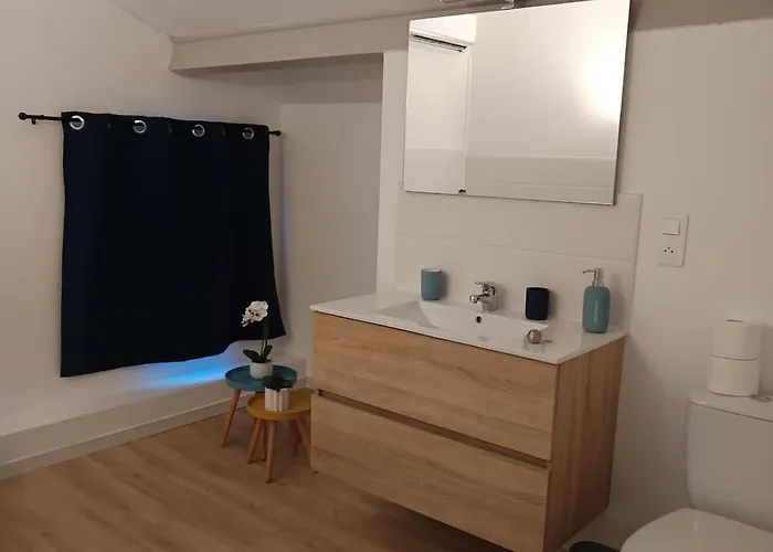 Bord De Mer, Pieds Dans L'eau, Vue Panoramique *